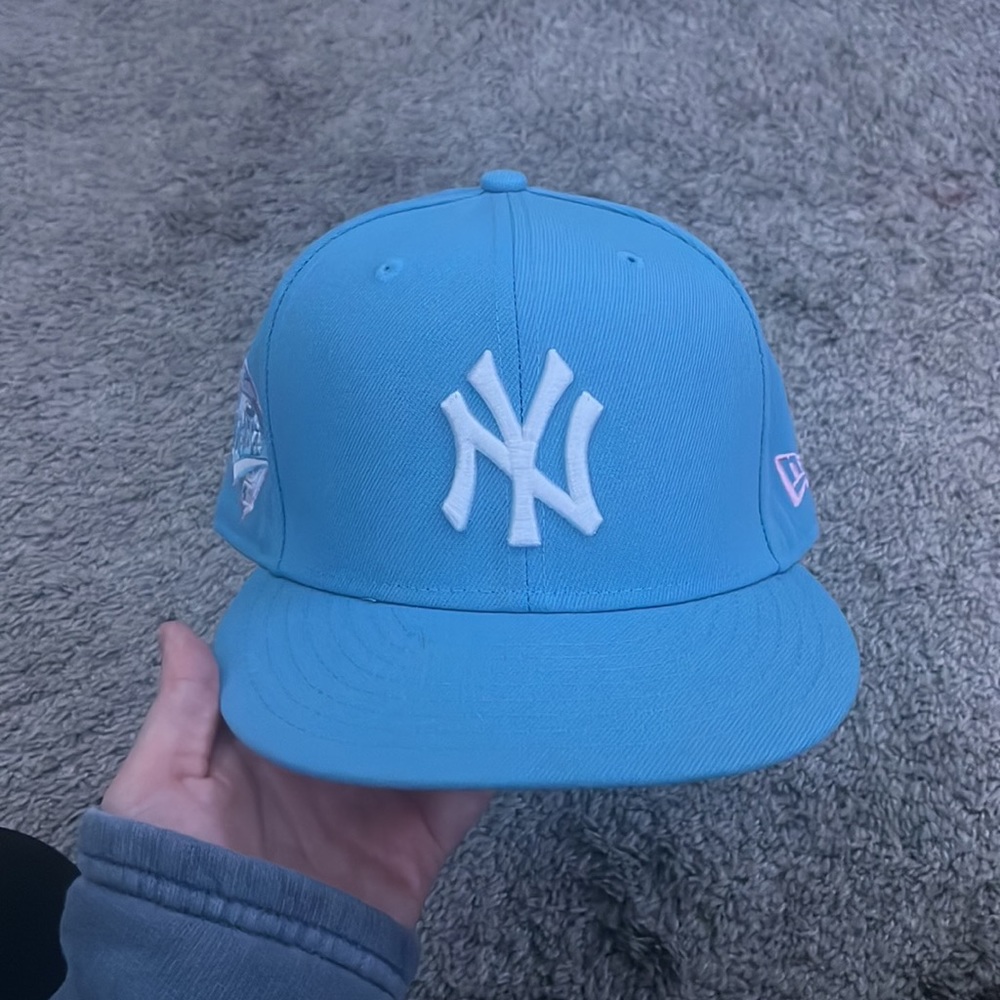 fitted hat - Picture 2 of 5